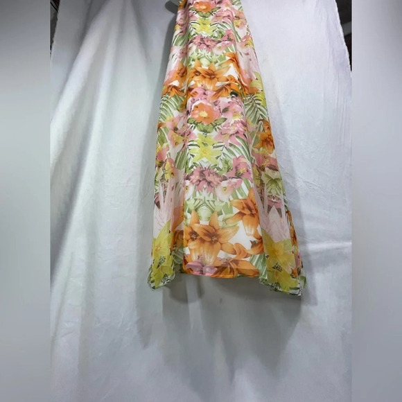 Floral banana republic maxi dress - Picture 5 of 11